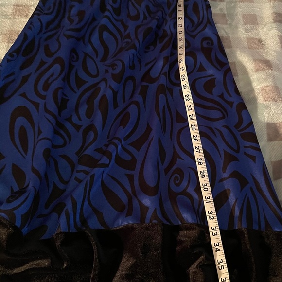 NWOTSblack velour like neck and bottom trim dress - Picture 9 of 9